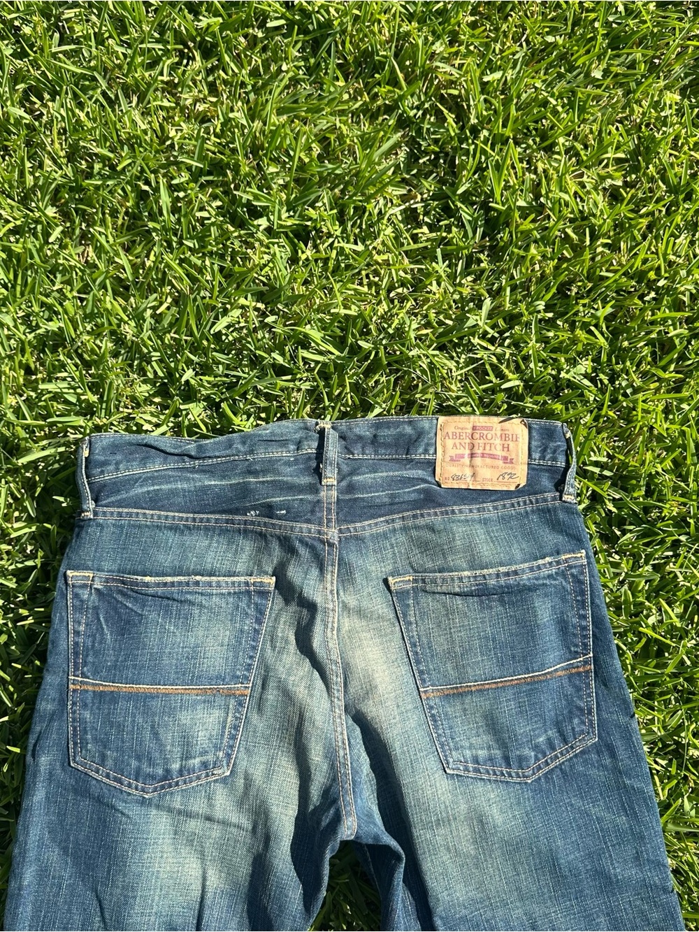 Abercrombie & Fitch Distressed Blue Straight-Leg Jeans Size 32x30 5 Pocket Denim - Picture 6 of 10